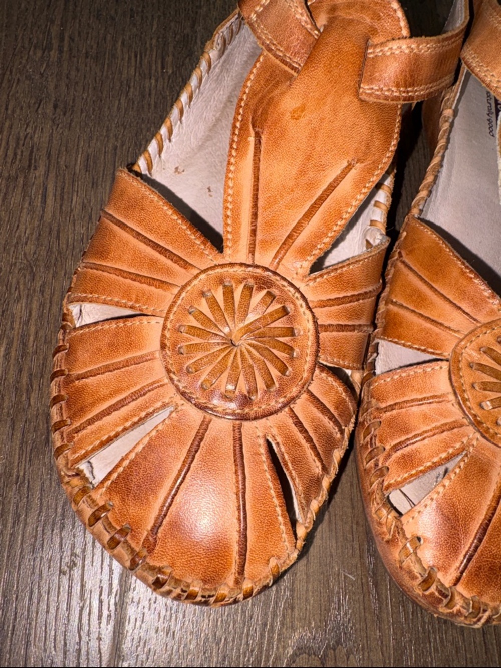 PIKOLINOS Tan Leather Slingback Sandals with Woven Medallion. Size 40 - Picture 3 of 7
